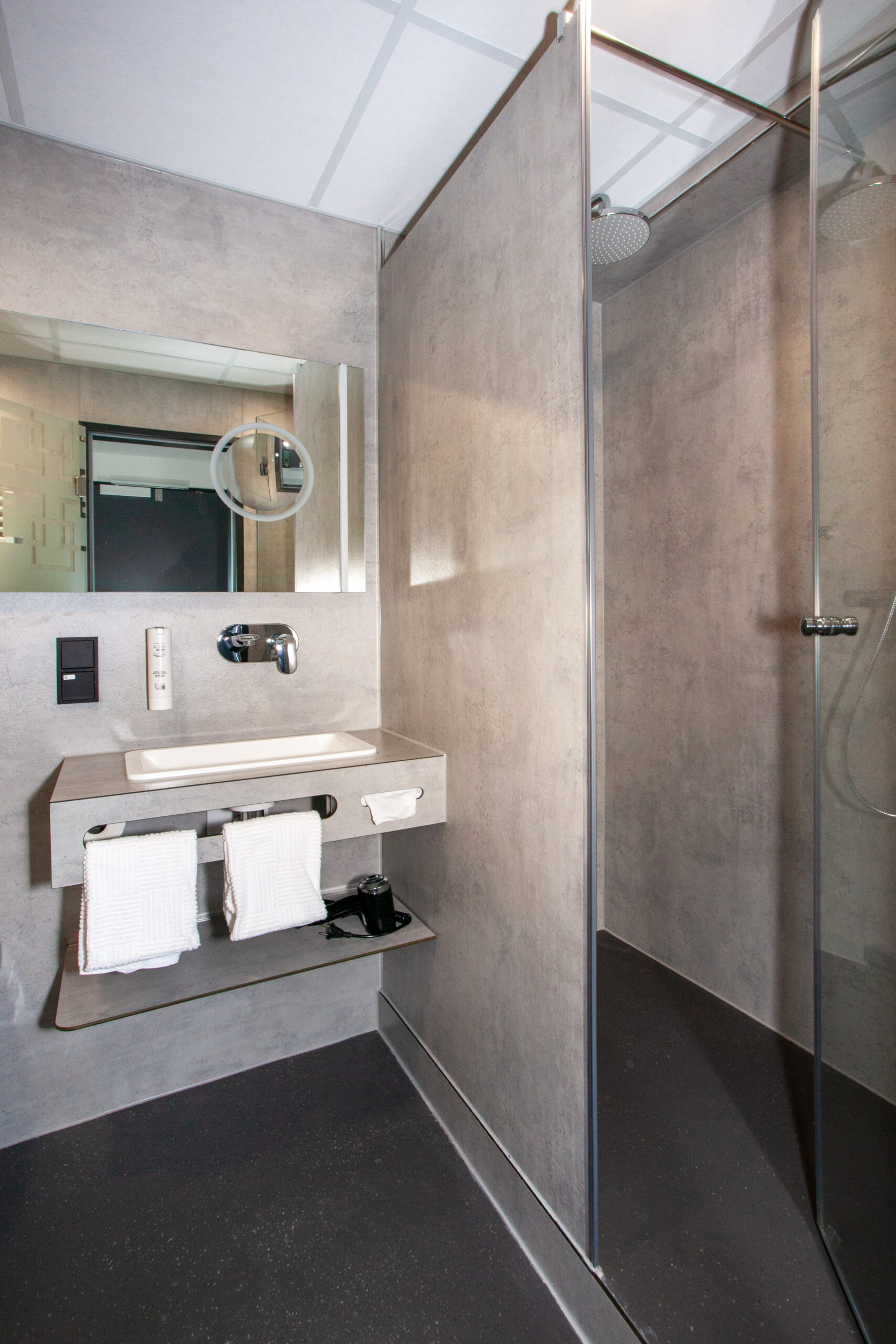 Zimmer mit Blick in den Taunus